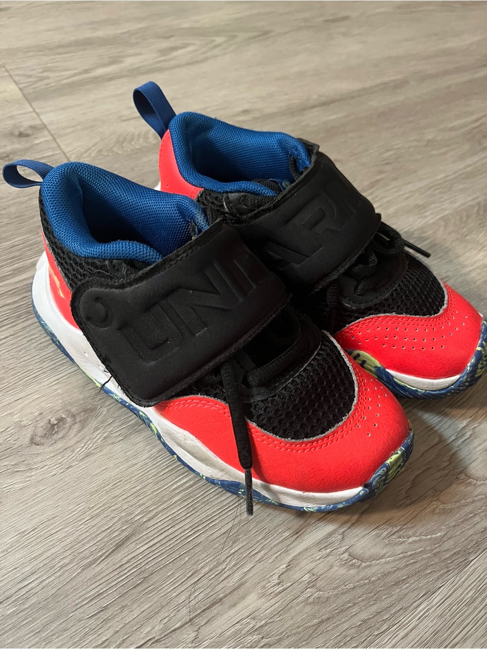 Under Armour Kid Sneakers with Blue Lining & Velcro Strap